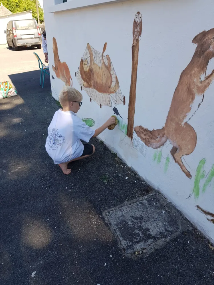 peinture garçon école privée de Bais