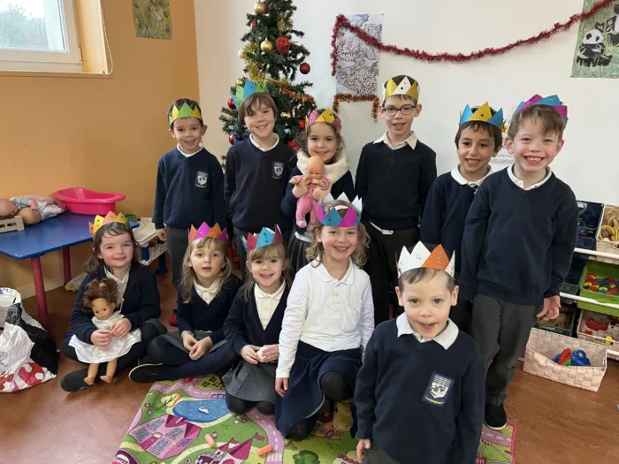 galette des rois en maternelle à l'école privée de Bais