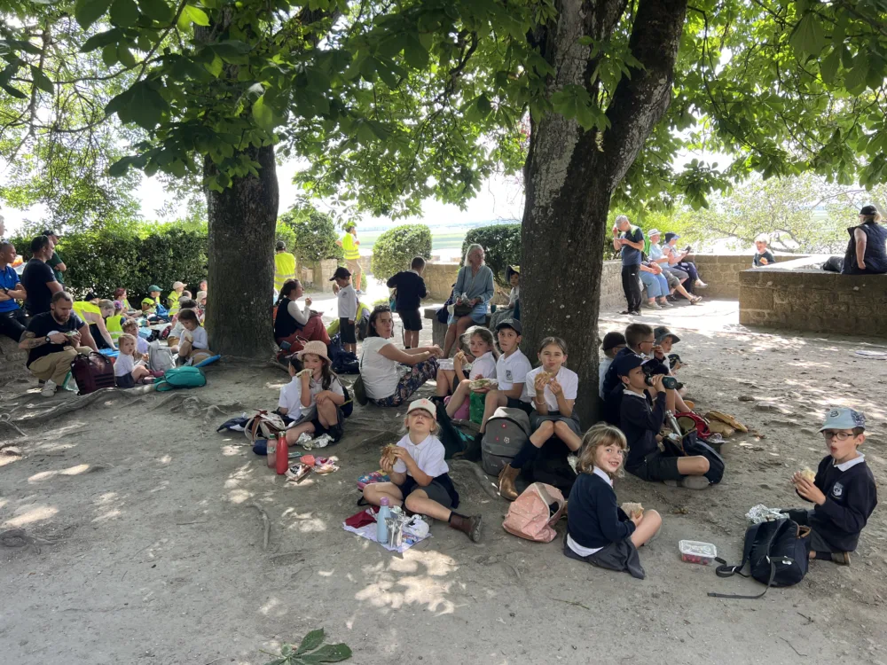 mont saint michel visite de l'école privée de Bais 3