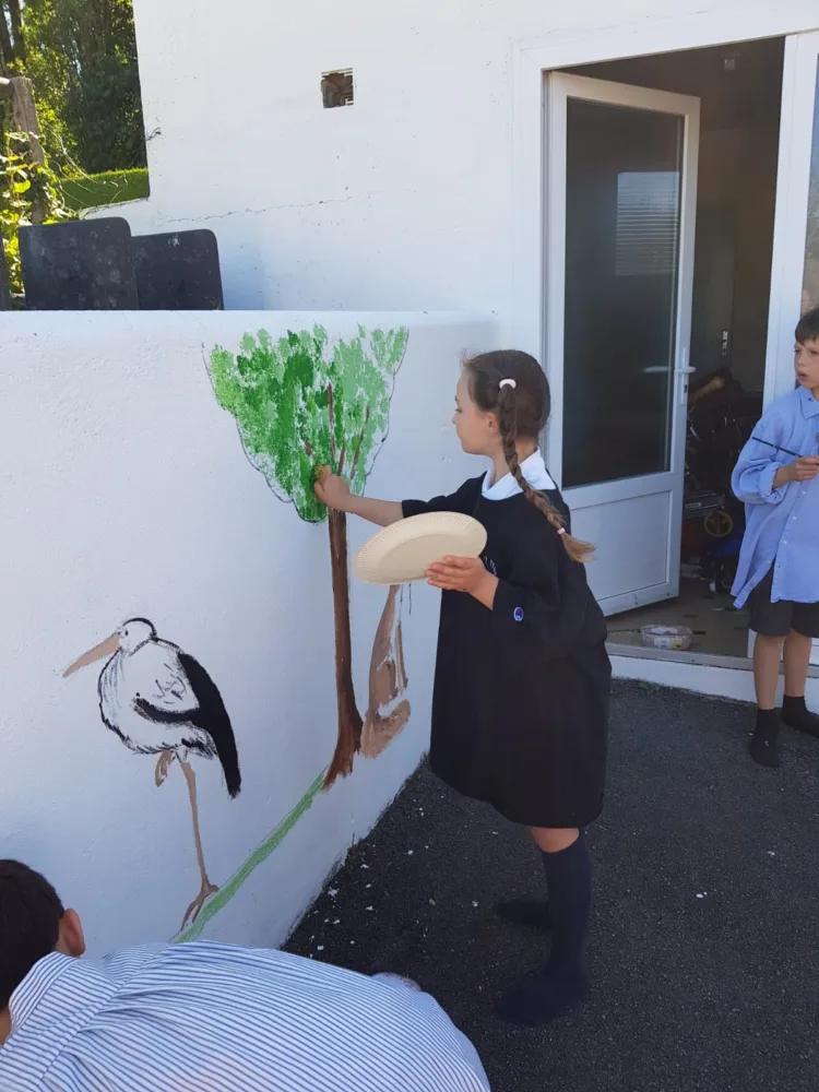peinture enfants à l'école privée de Bais