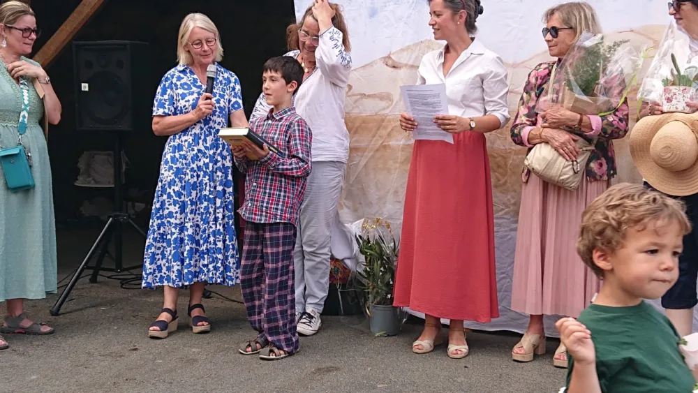 remise des prix fin à l'école privée de Bais