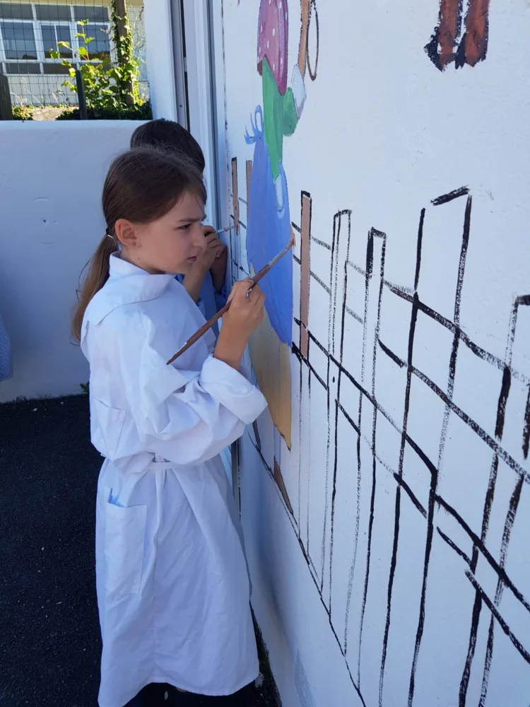 peinture fables à l'école privée de Bais
