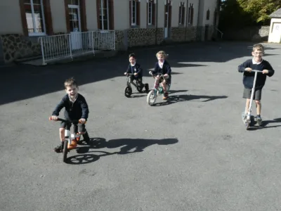 jeux récréation à l'école privée de Bais